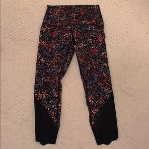Lululemon high waisted crop pattern legging size 6